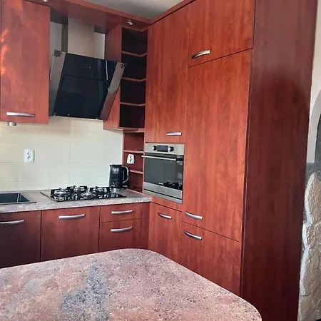 Plac Bankowy Apartment, Metro アパート