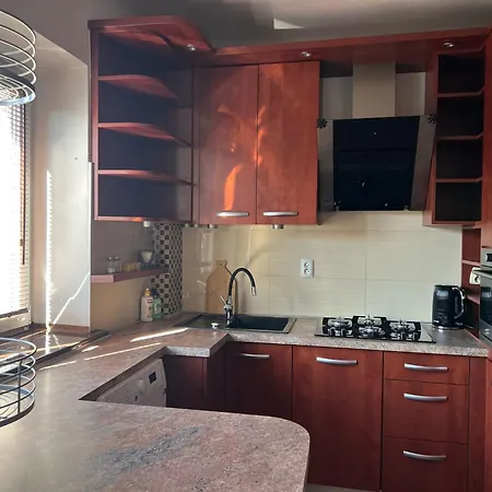 Plac Bankowy Apartment, Metro *