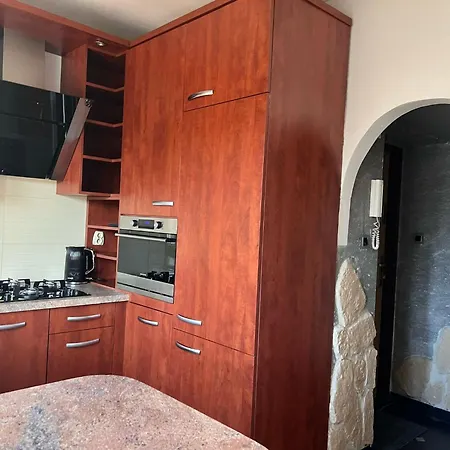 公寓 Plac Bankowy Apartment, Metro