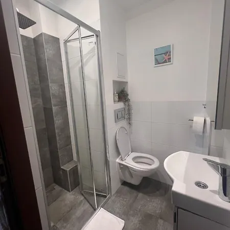 Apartmán Plac Bankowy Apartment, Metro