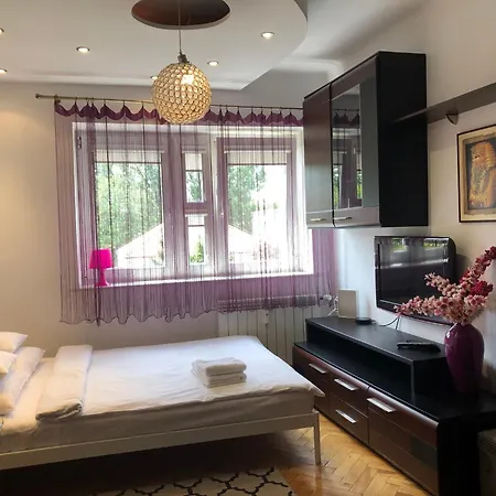 דירה Plac Bankowy Apartment, Metro ורשה